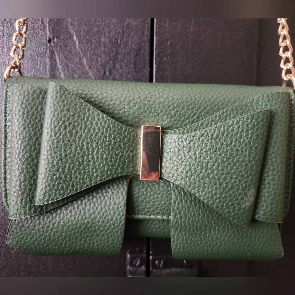 Green And Gold Leather Bow Bag **Please Read Discription**